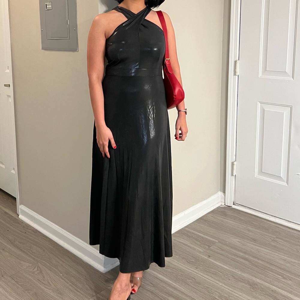 Very pretty halter neck: Evening Party Gown